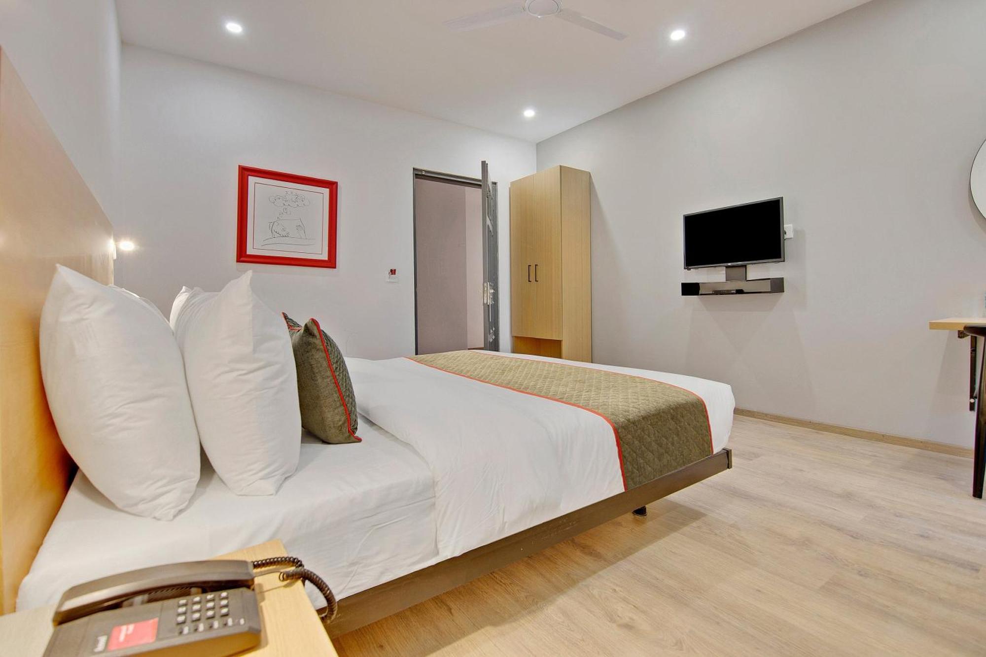 Grand City Lite Near Igi Delhi Airport 3*